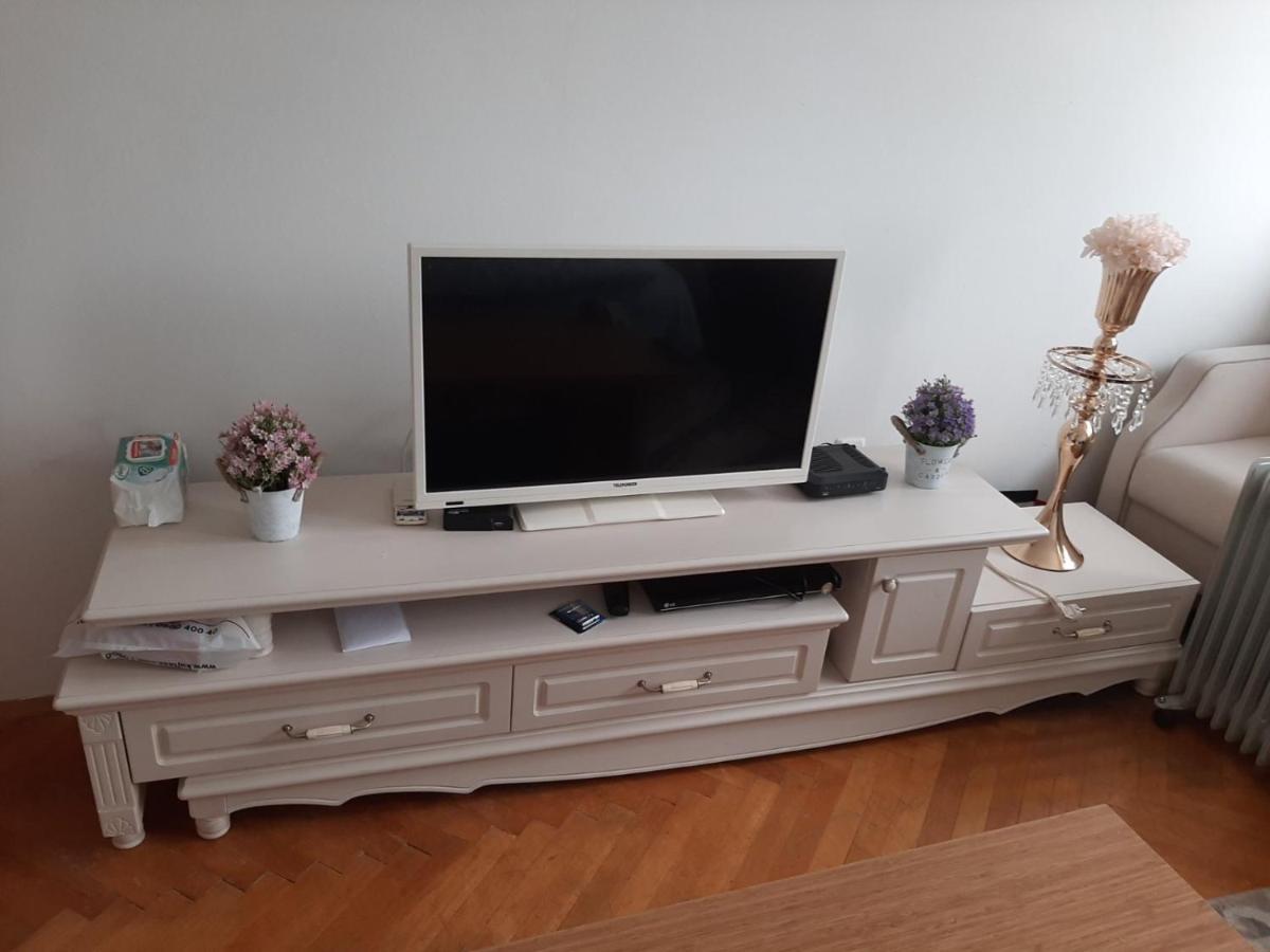Ulpiana Apartment Centrum, Prishtine ภายนอก รูปภาพ